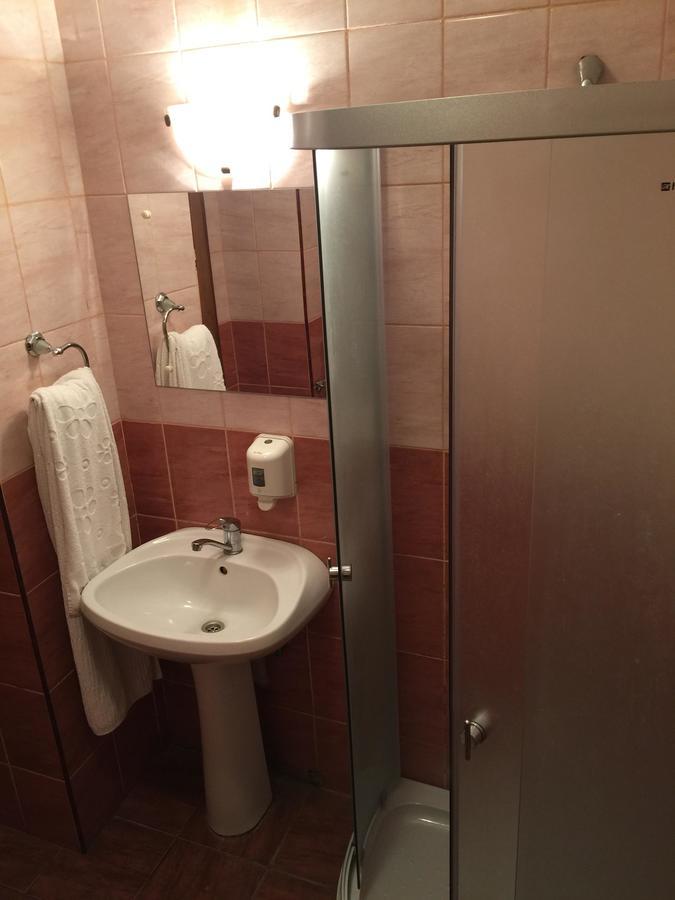 Hotel Rares Μποτοσάνι Εξωτερικό φωτογραφία