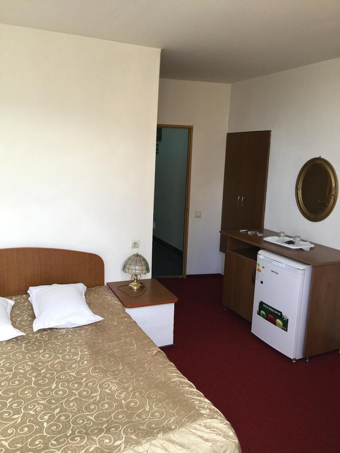 Hotel Rares Μποτοσάνι Εξωτερικό φωτογραφία