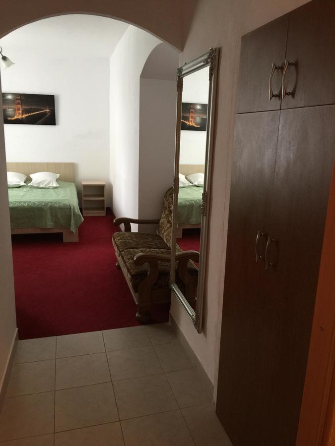 Hotel Rares Μποτοσάνι Εξωτερικό φωτογραφία