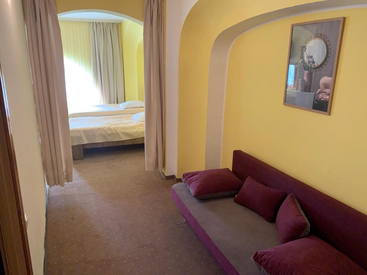 Hotel Rares Μποτοσάνι Εξωτερικό φωτογραφία